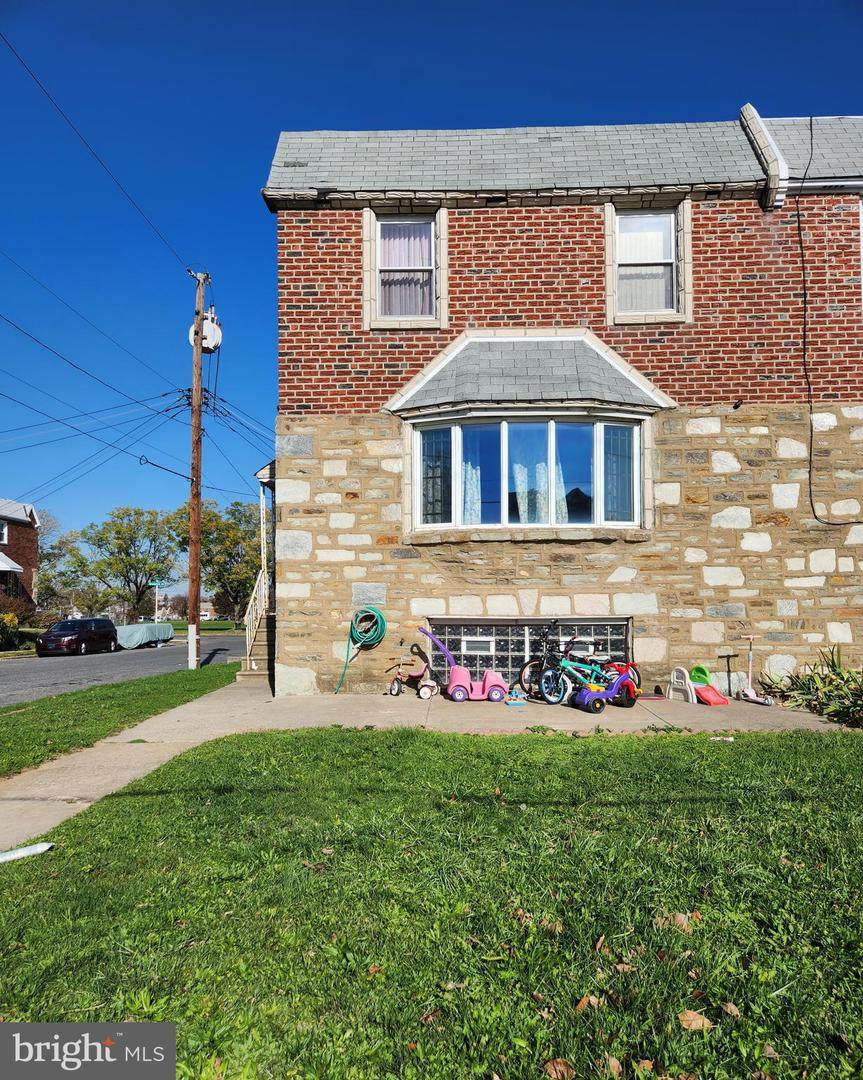 2501 Vista Street - Photo 1