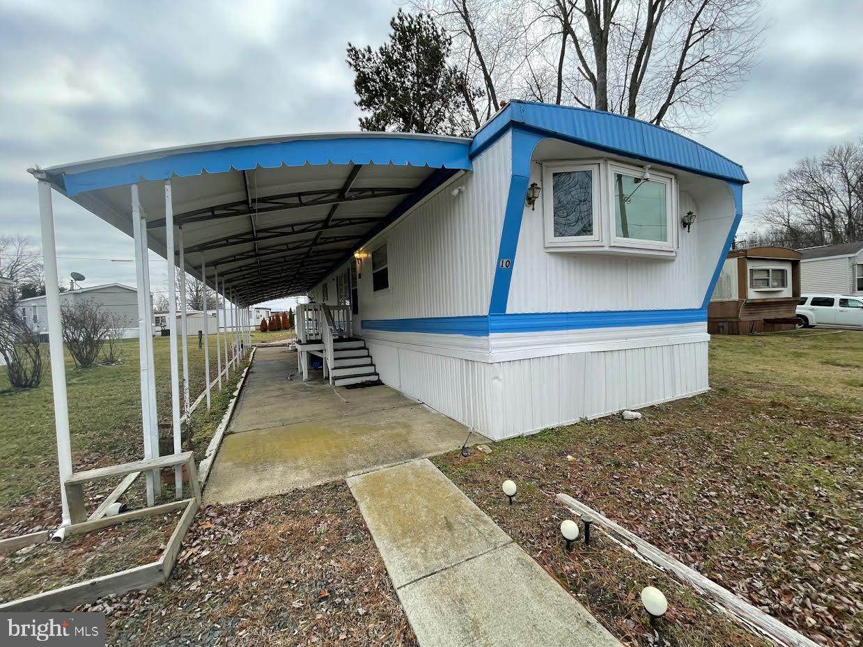 10 James Avenue - Photo 1