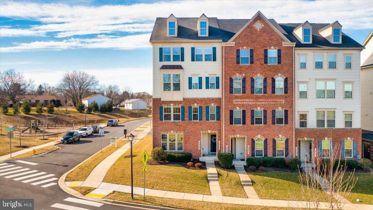 5800 Oakdale Village Road - Photo 1