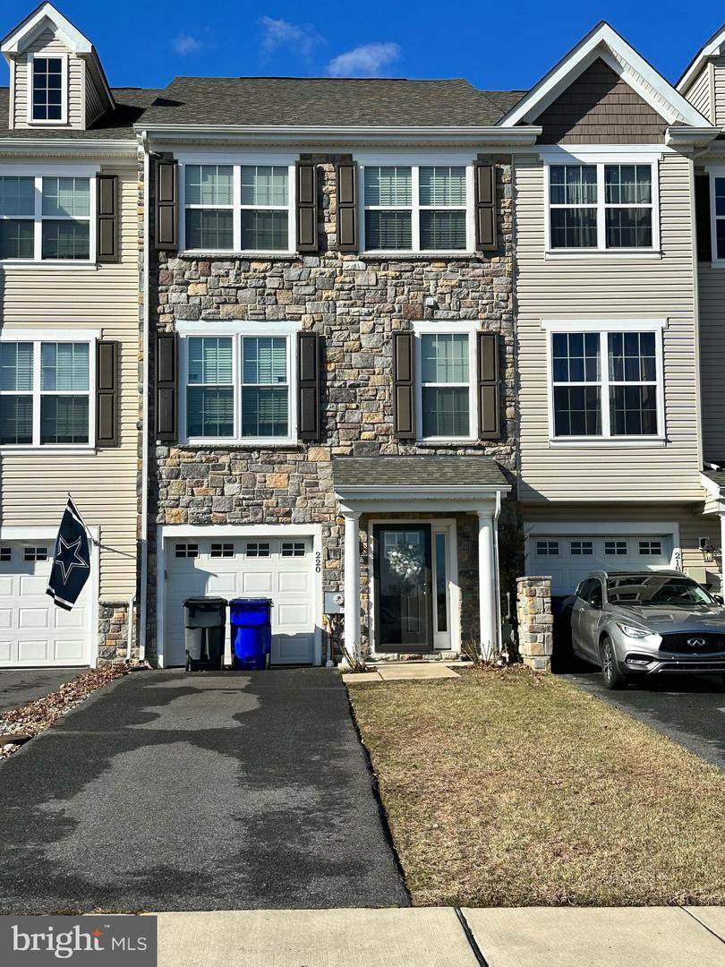 220 Rutland Avenue - Photo 1