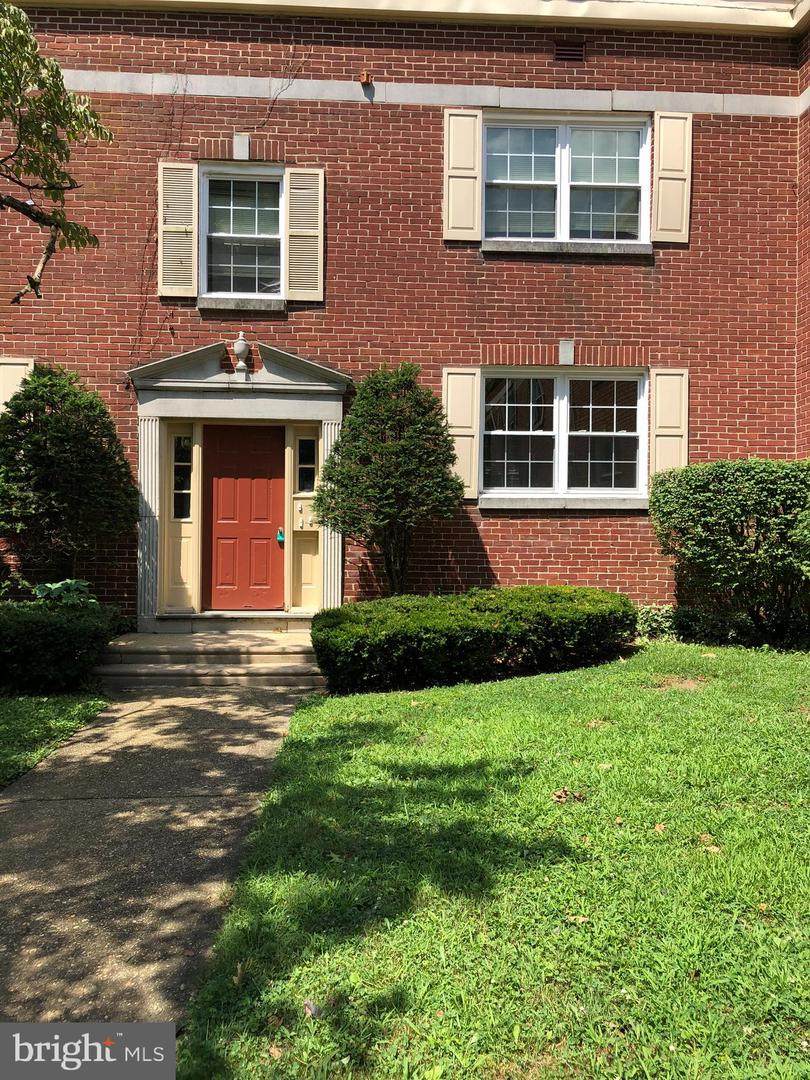 100 Park Boulevard - Photo 1