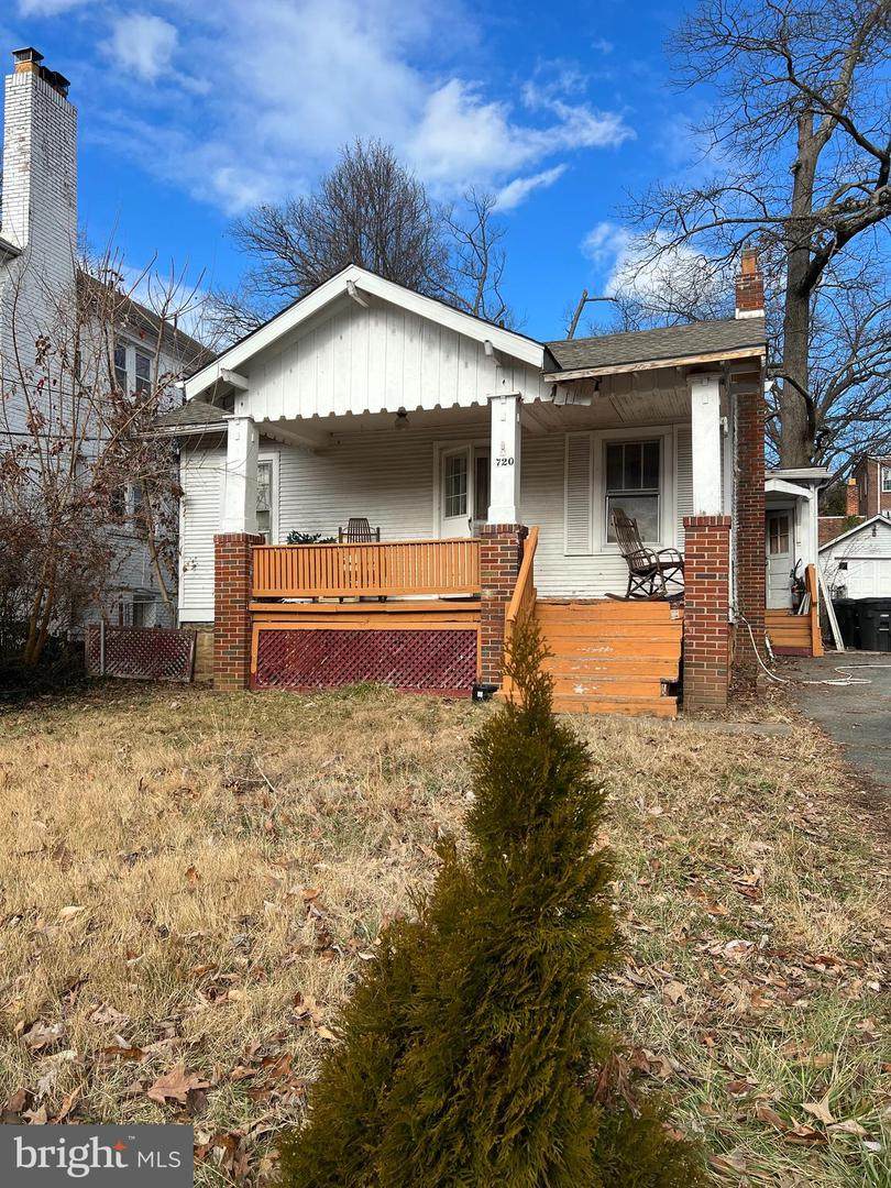 720 Maplewood Avenue - Photo 1
