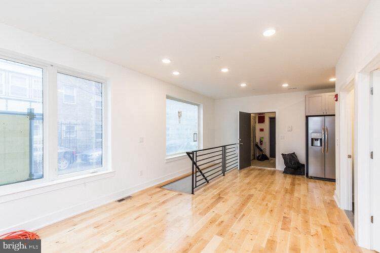 4100 Ludlow Street - Photo 1