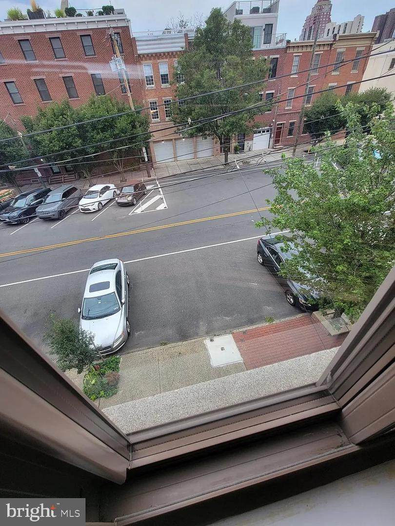 723 11TH Street - Photo 1
