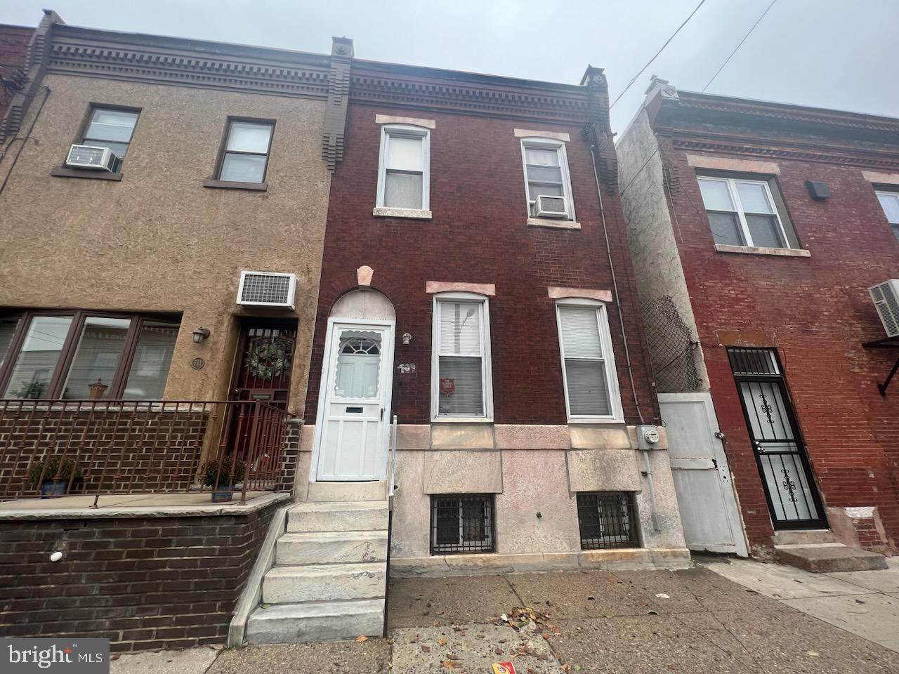 709 Moore Street - Photo 1