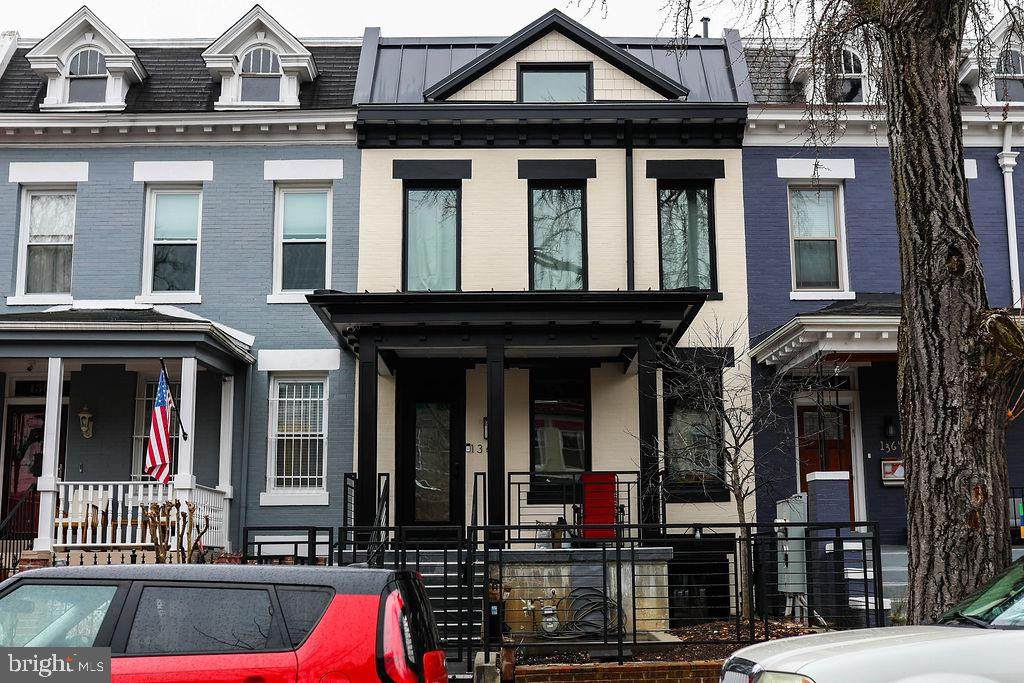 1362 Meridian Place - Photo 1