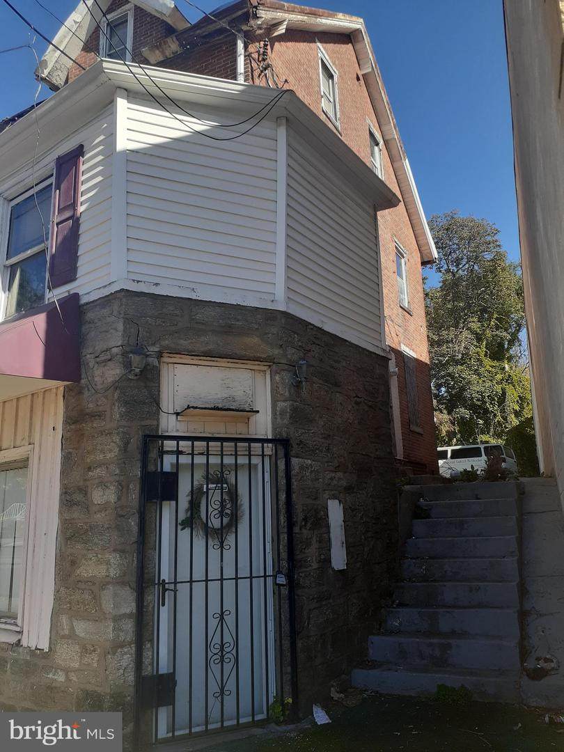 933 Main Street - Photo 1