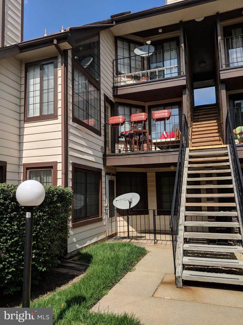 1633 Carriage House Terrace - Photo 1