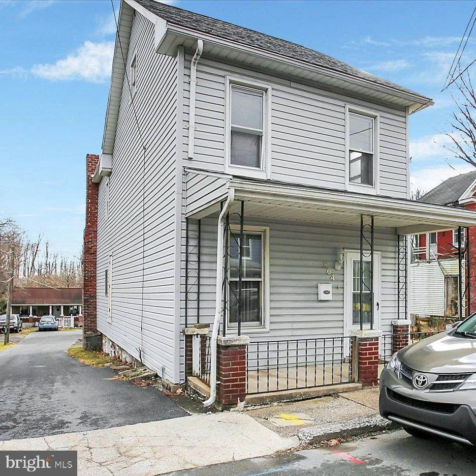 864 Highland Street - Photo 1