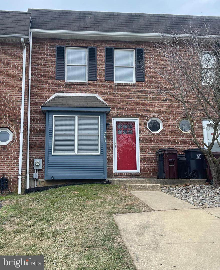 208 9TH Avenue - Photo 1