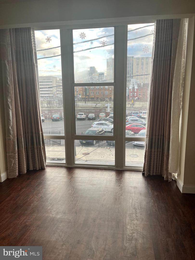 913 Wood Street - Photo 1