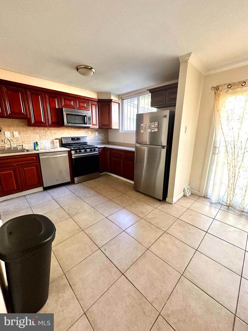 1109 Master Street - Photo 1