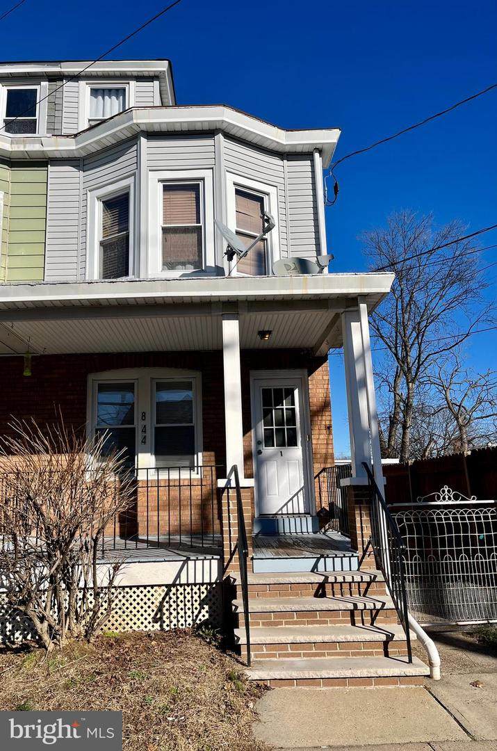 844 Spruce - Photo 1