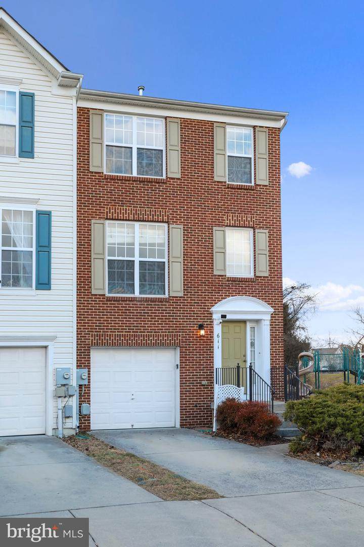 611 Hamilton Court - Photo 1