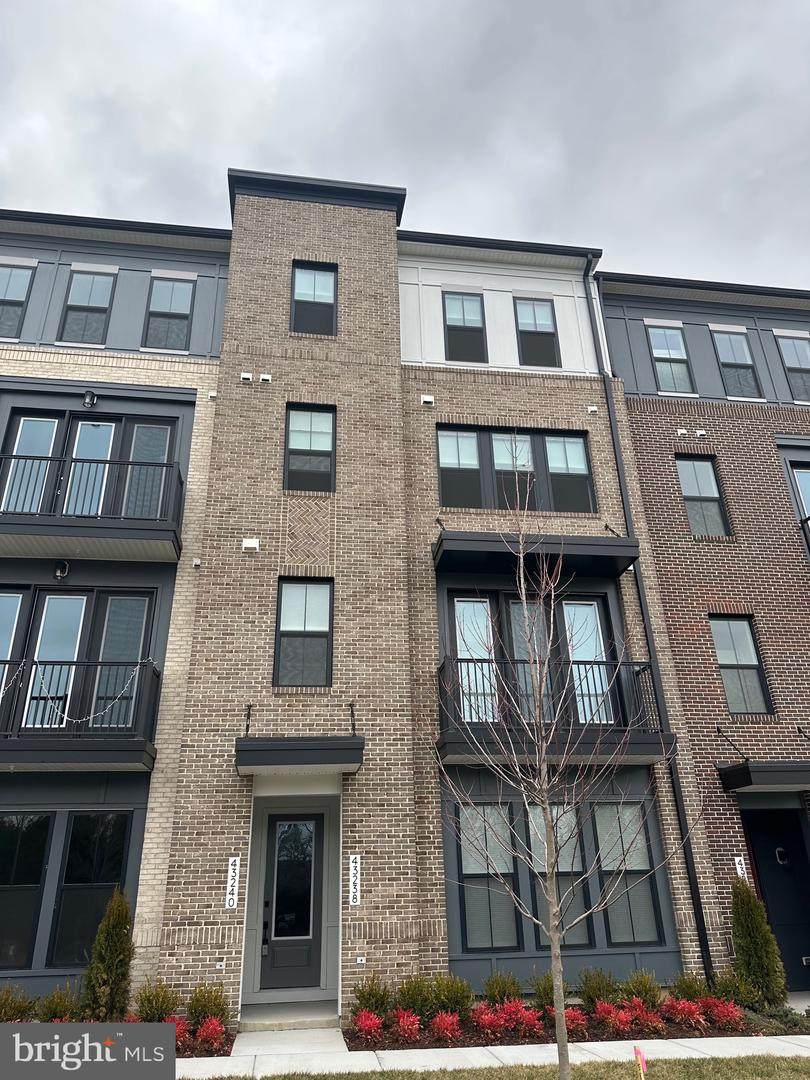 43240 Farringdon Sq - Photo 1