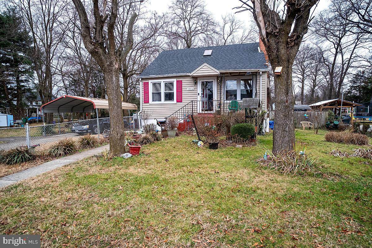 5704 48TH Avenue - Photo 1