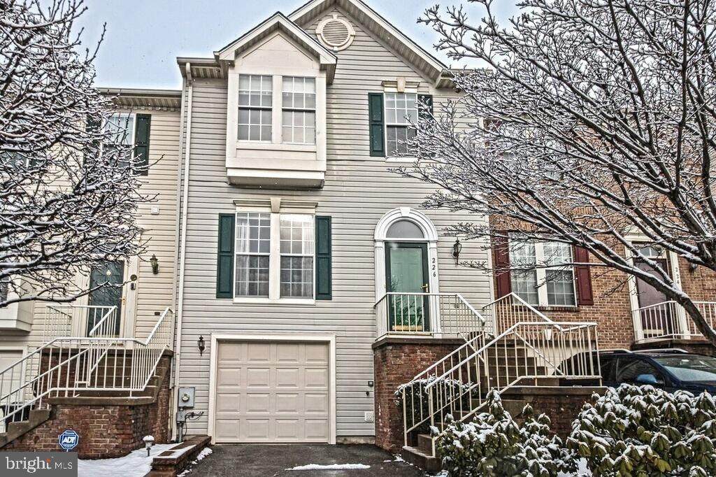 226 Sloan Court - Photo 1