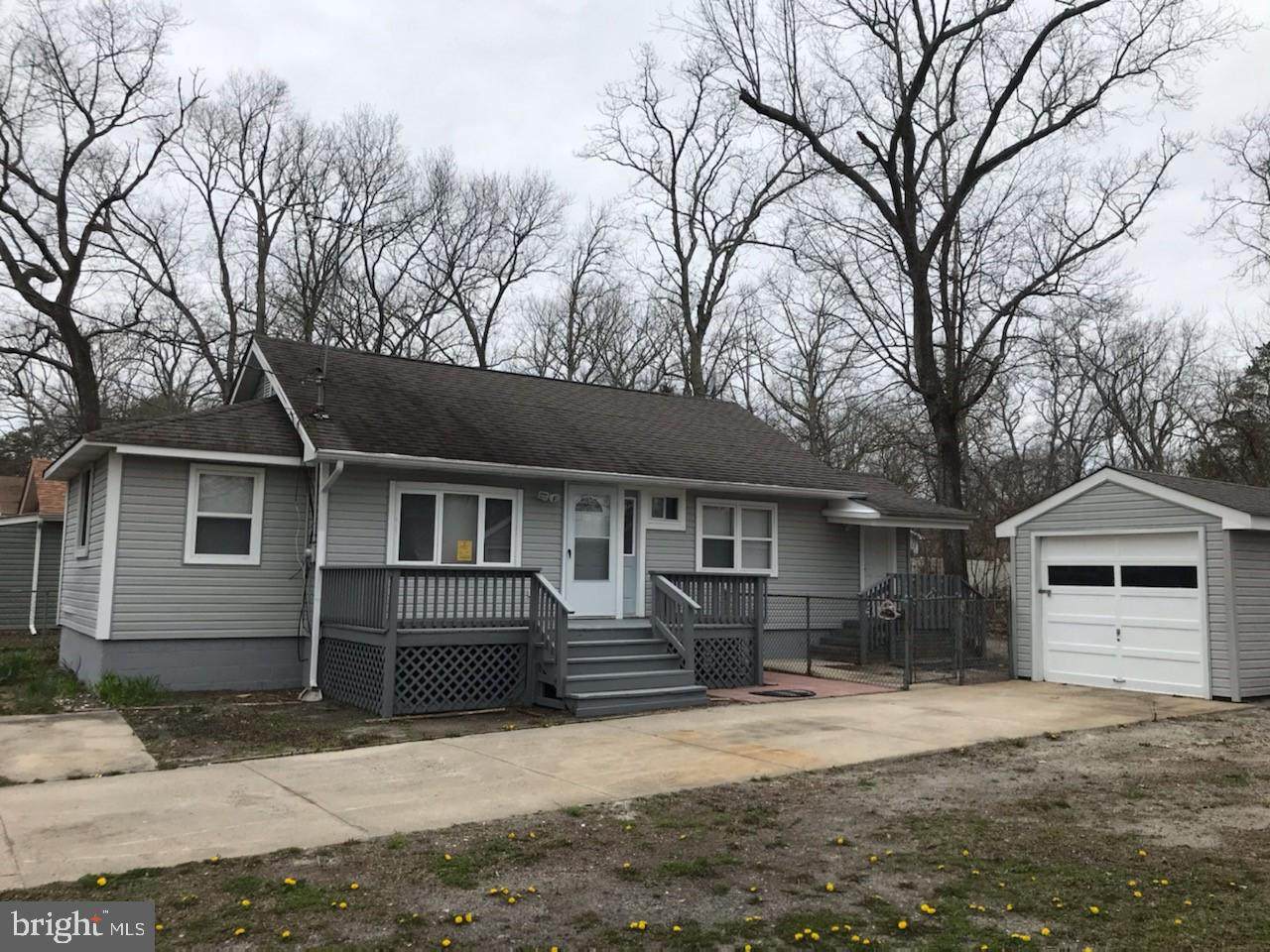 114 Garden Avenue - Photo 1