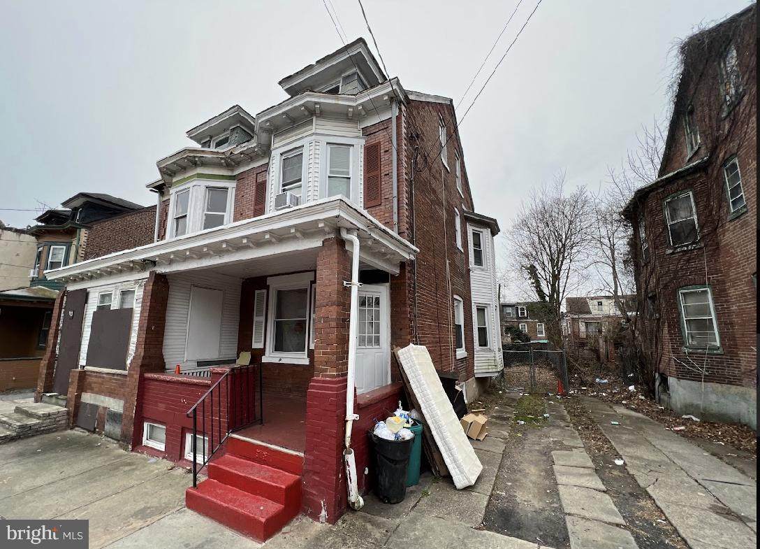 715 Stuyvesant Avenue - Photo 1