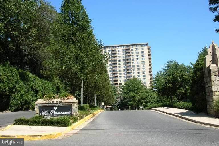 5225 Pooks Hill Road - Photo 1