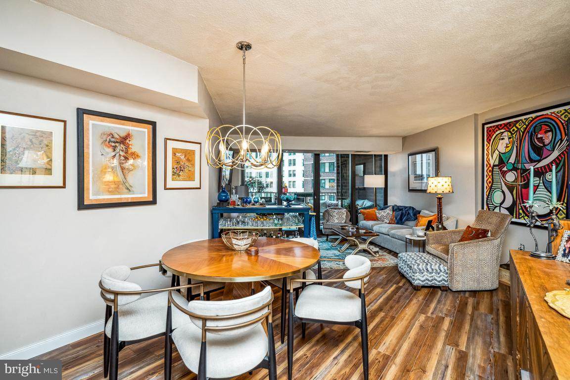 1420 Locust Street - Photo 1