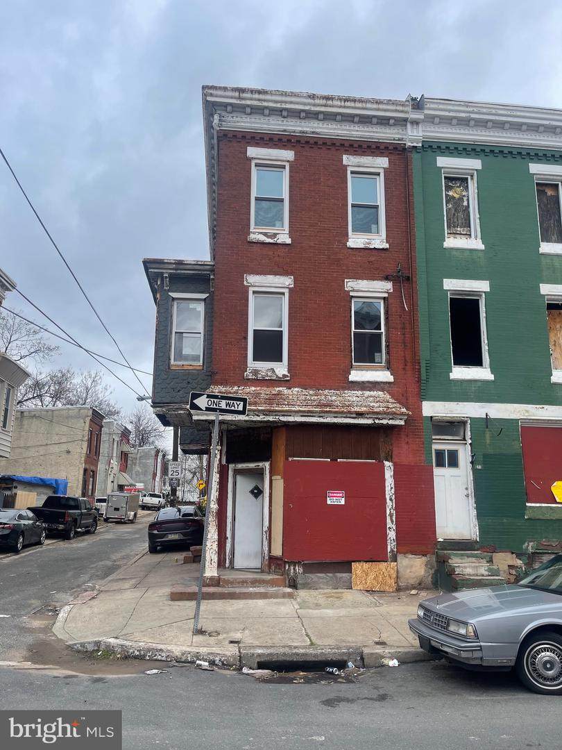 2613 Montgomery Avenue - Photo 1