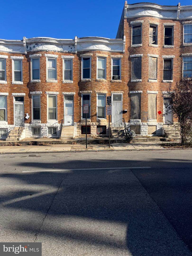 205 Monroe Street - Photo 1
