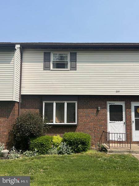 235 Catalpa Lane - Photo 1