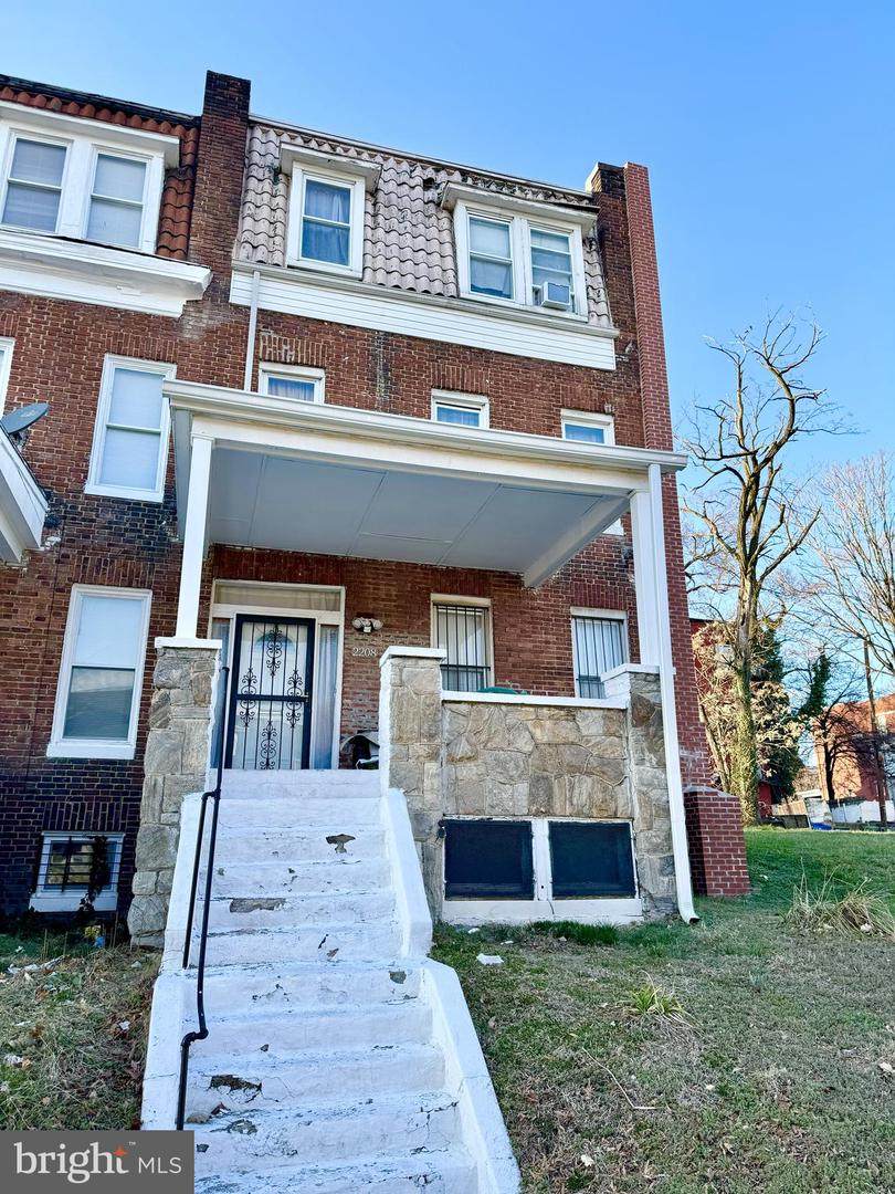 2208 Bryant Avenue - Photo 1
