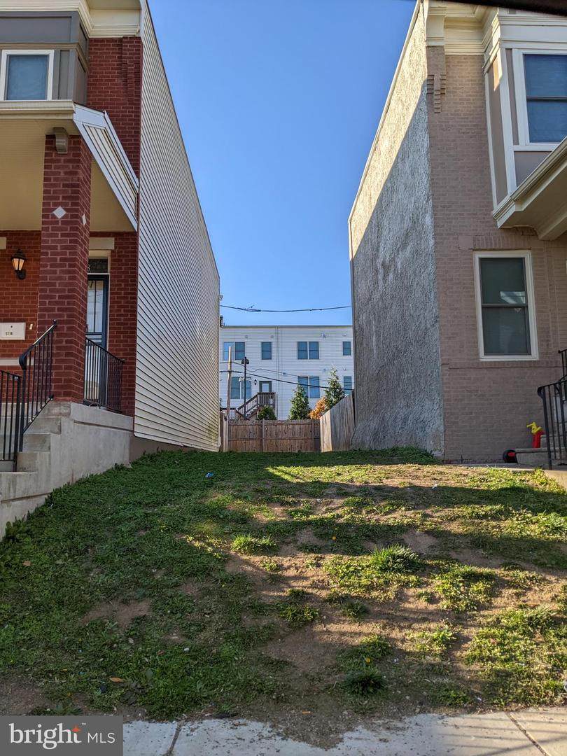 1720 Creighton Street - Photo 1