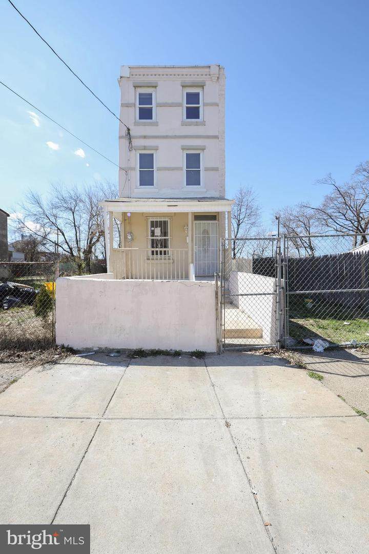 911 2ND Street - Photo 1