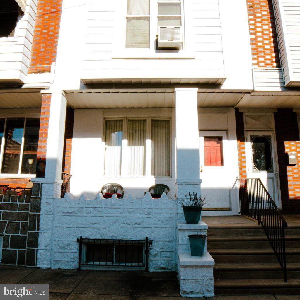 2337 Lee Street - Photo 1