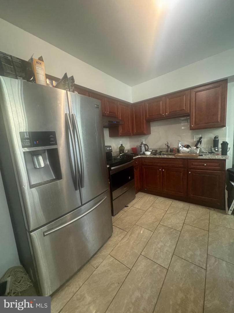 436 38TH Street - Photo 1
