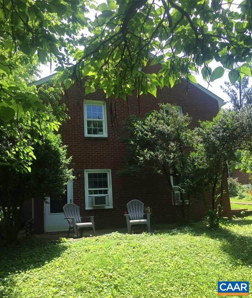 815 Locust Ave - Photo 1