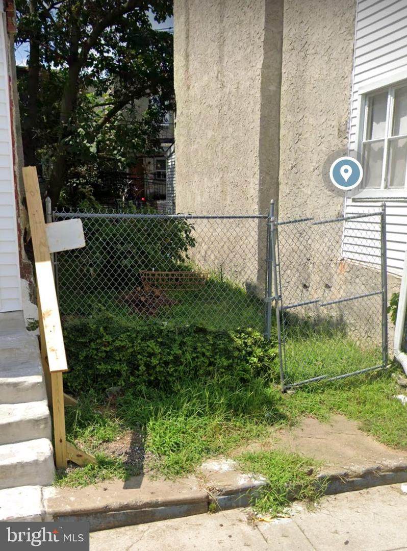 552 Redfield Street - Photo 1