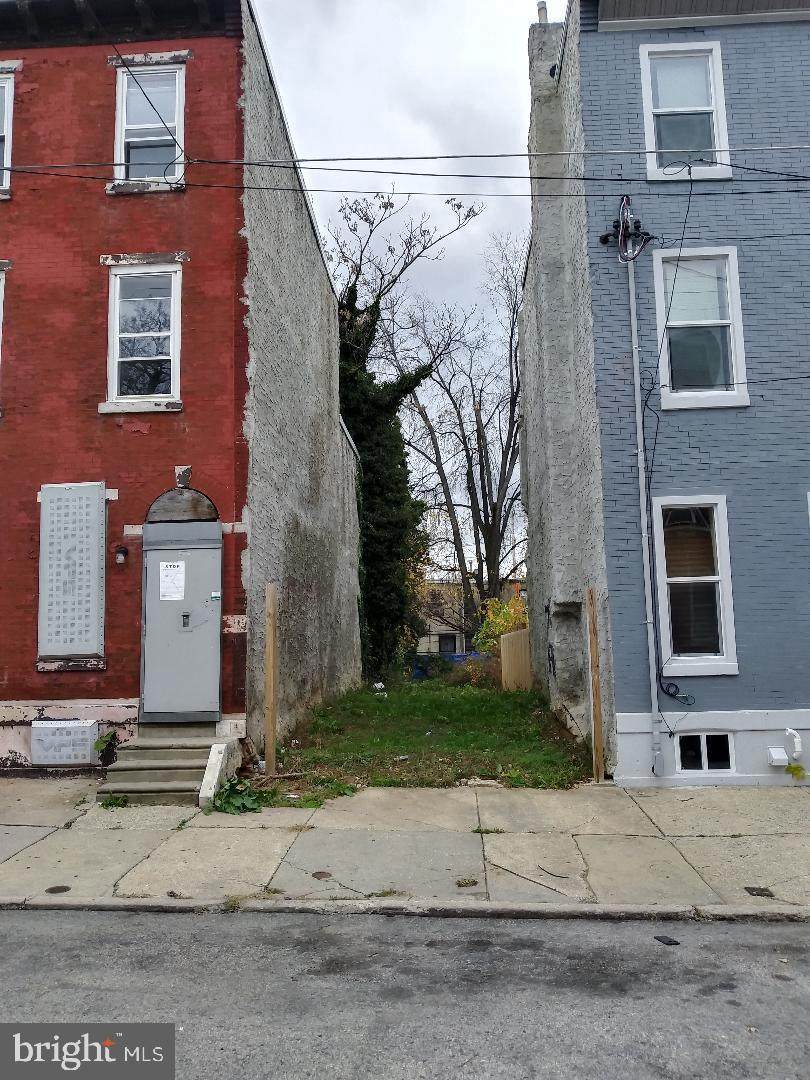 2517 7TH Street - Photo 1