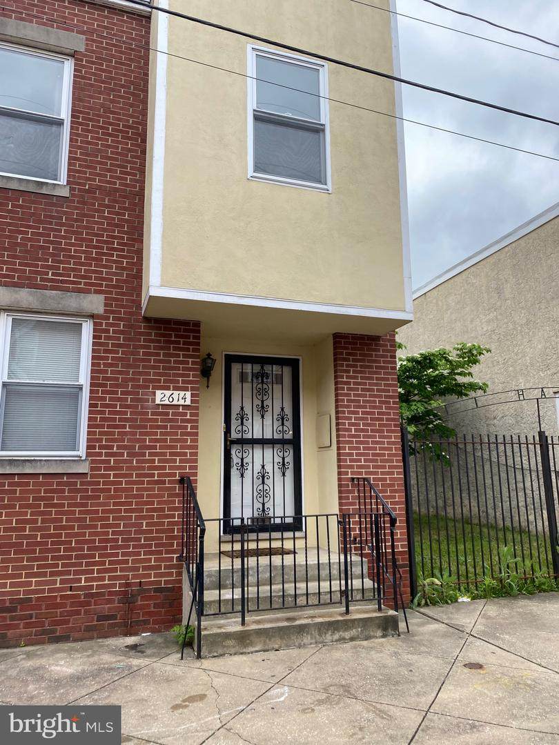 2614 Oakdale Street - Photo 1