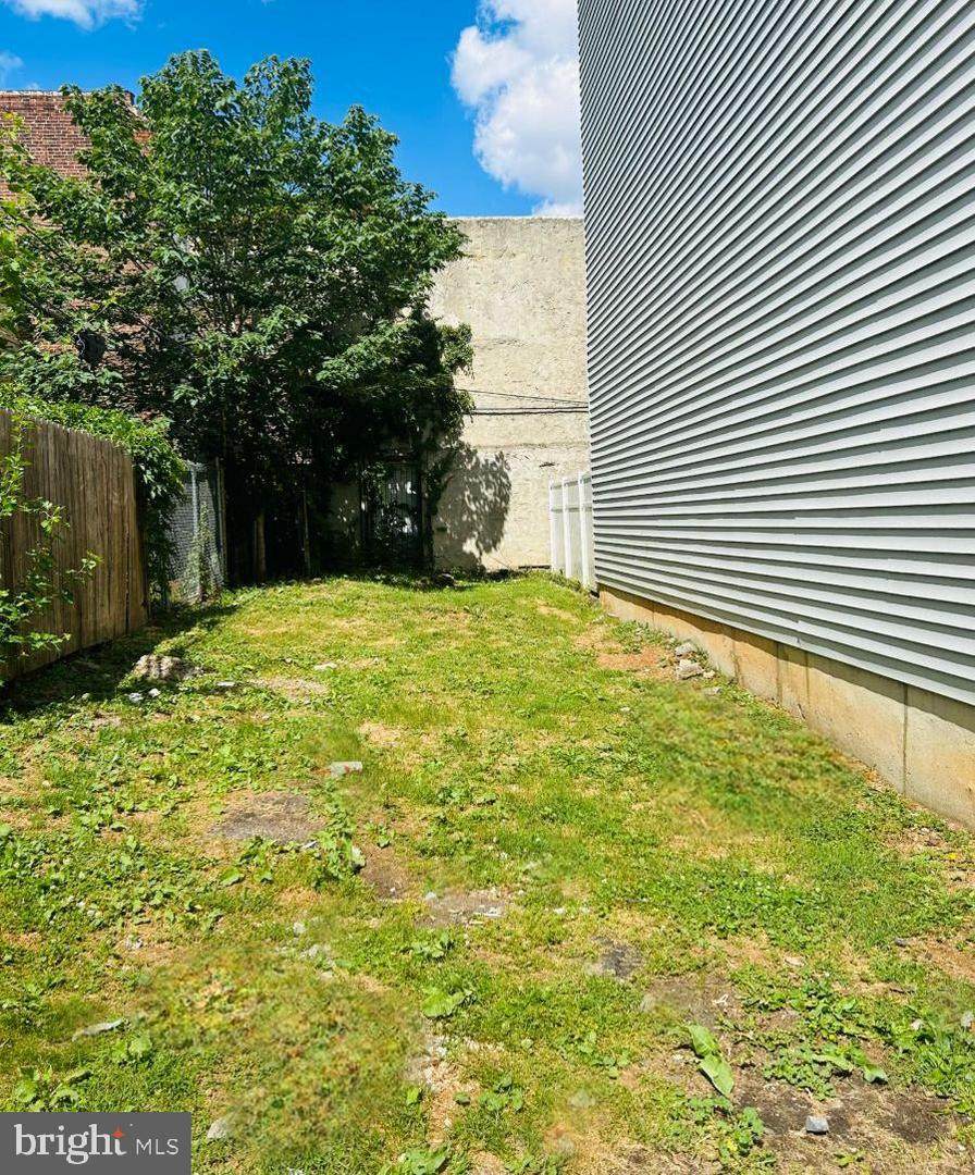 843 Leland Street - Photo 1
