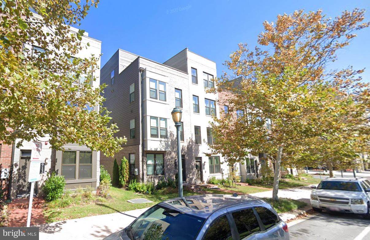 911 King Farm Boulevard - Photo 1