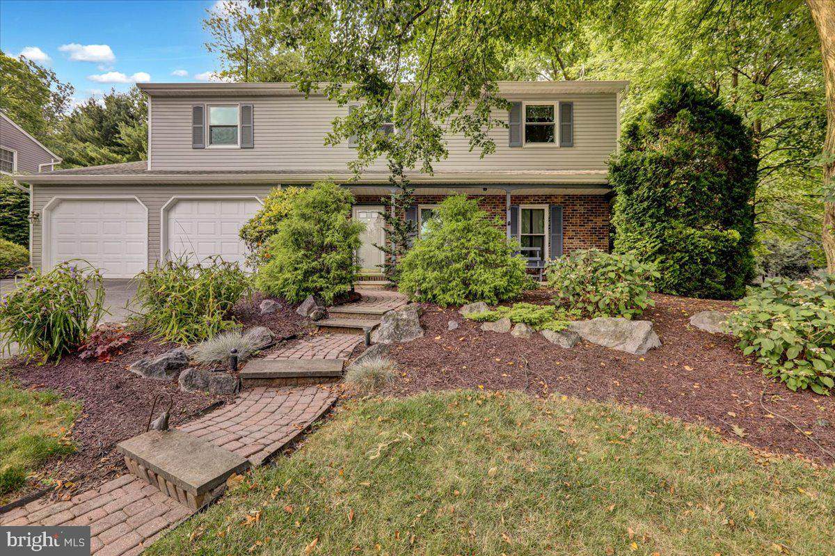 2008 Redwood Avenue - Photo 1