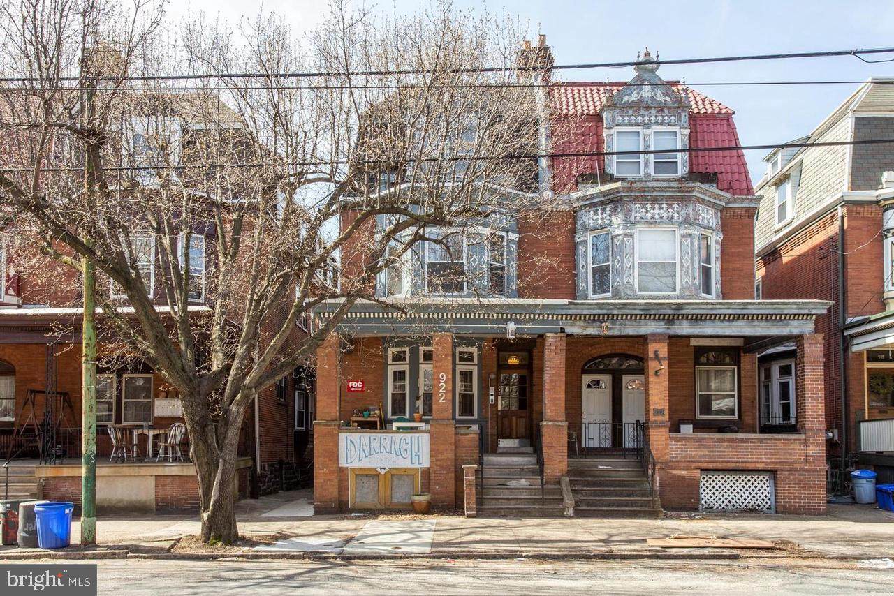 922 49TH Street - Photo 1