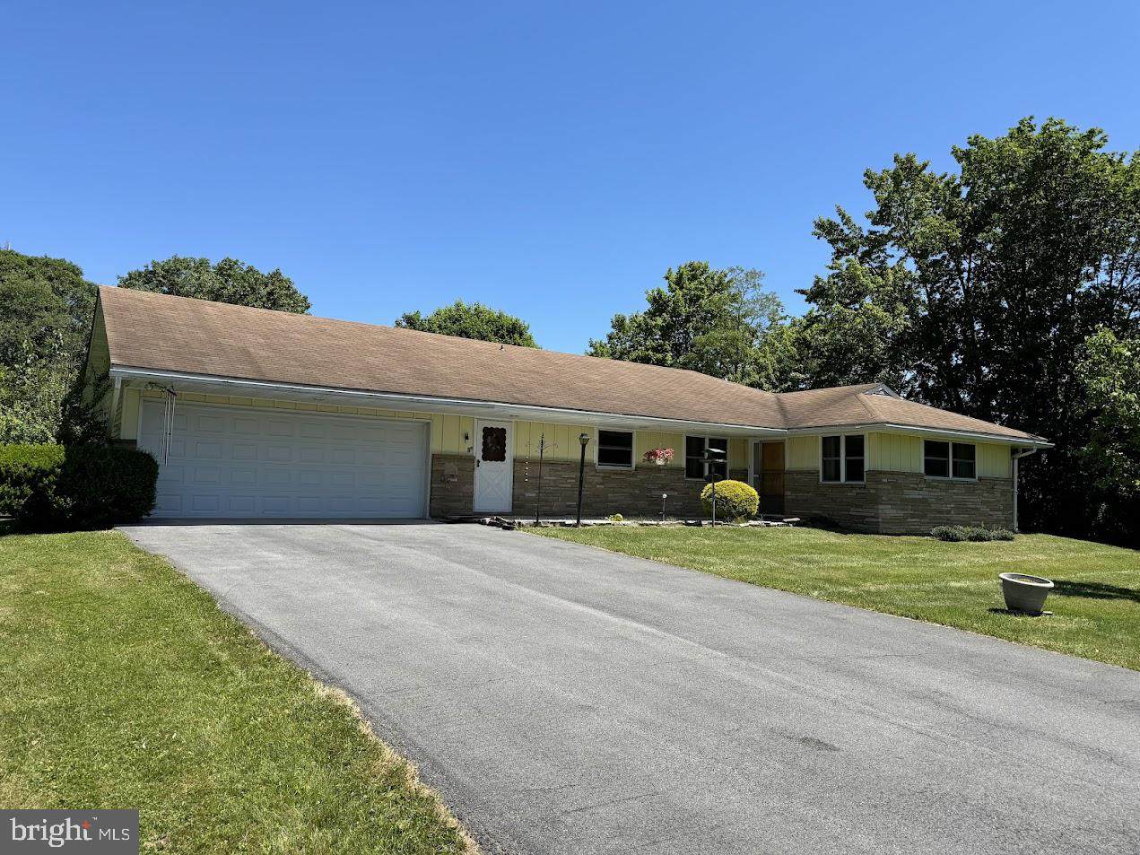 15705 Garrett Highway - Photo 1