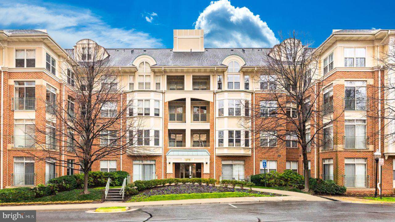 11775 Stratford House Place - Photo 1