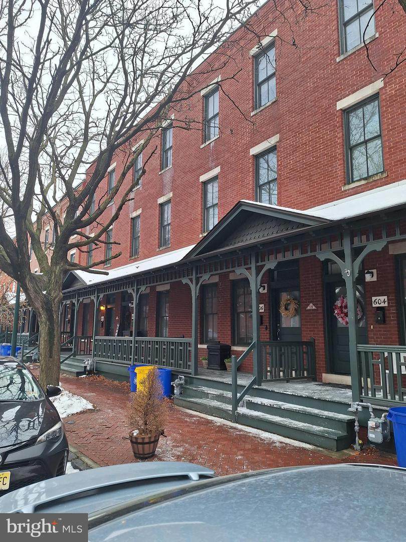 642B Berkley Street - Photo 1