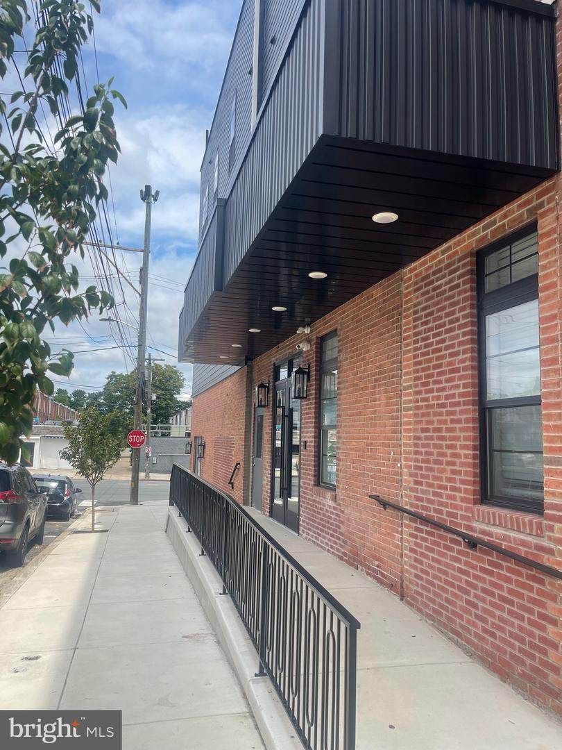 581 Jamestown - Photo 1