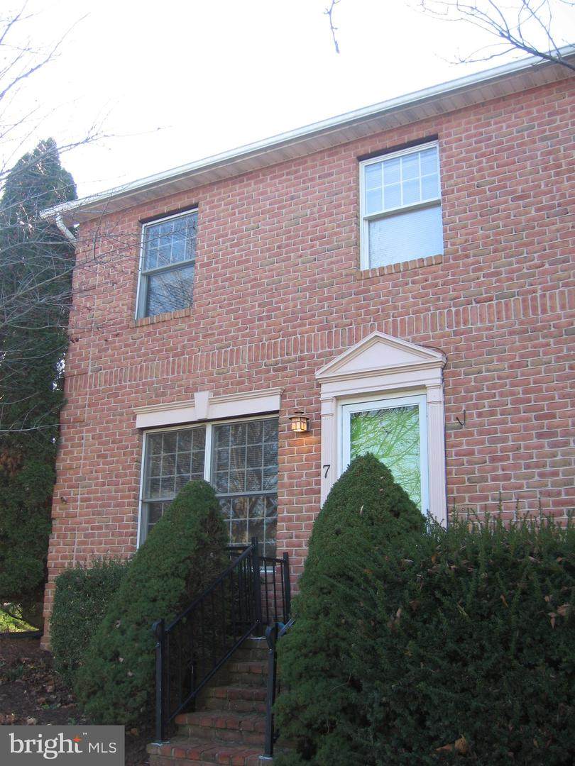 7 Ryan Way - Photo 1