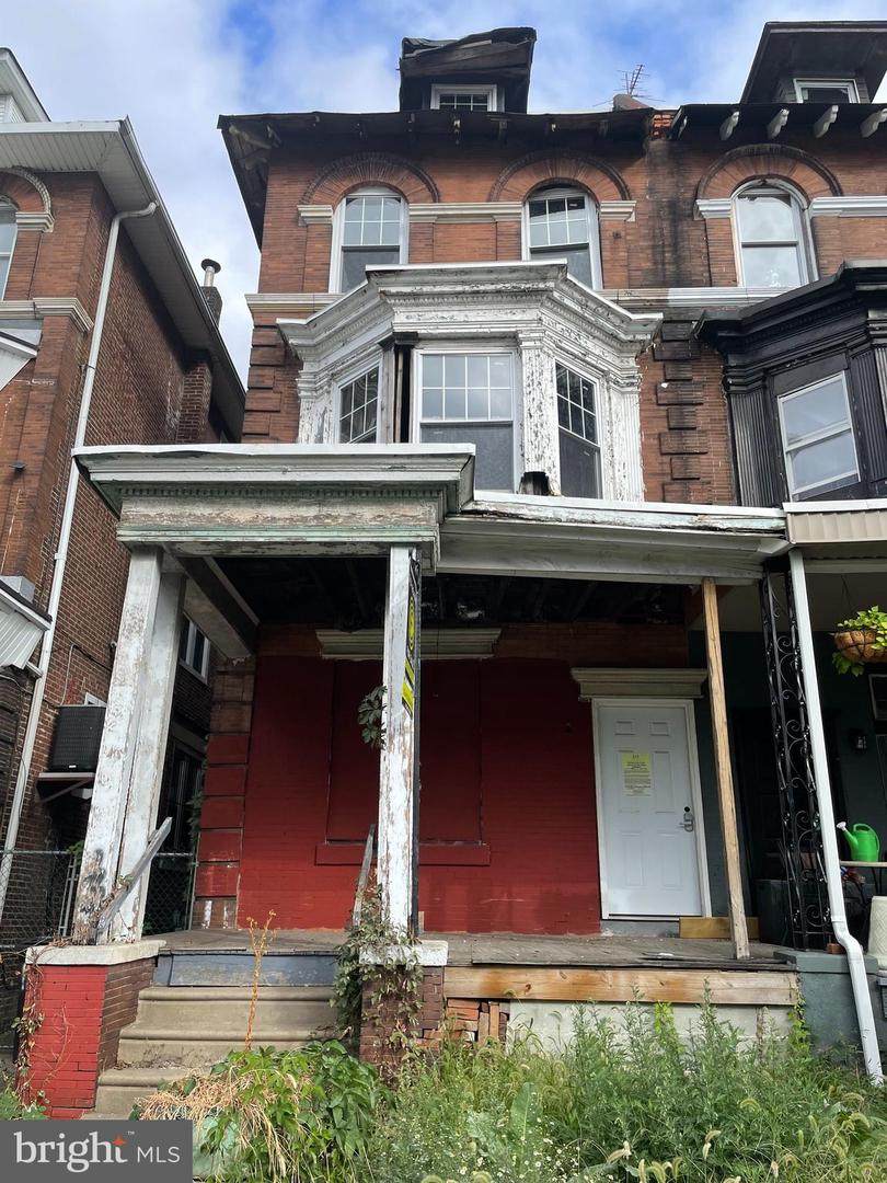 1845 33RD Street - Photo 1