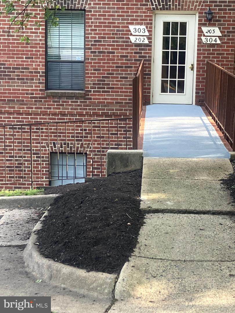 10650 Main Street - Photo 1