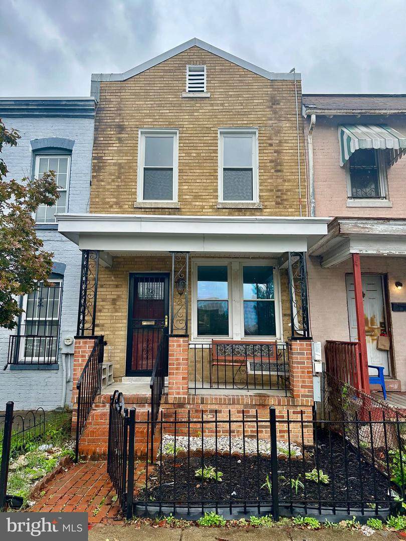 623 18TH Street - Photo 1