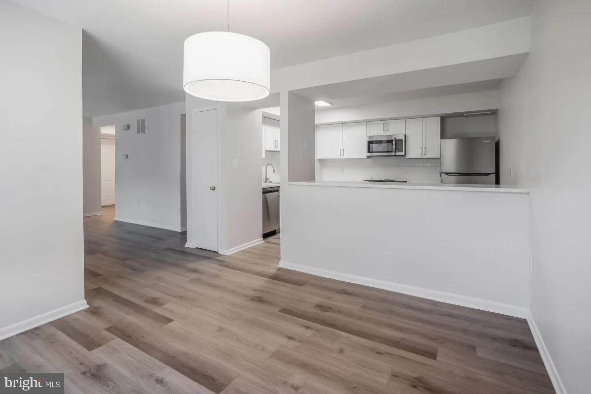 1699 Yale Place - Photo 1